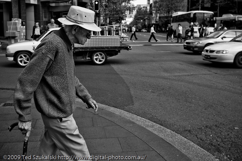 Lao da di bo 63 nam roi hinh anh