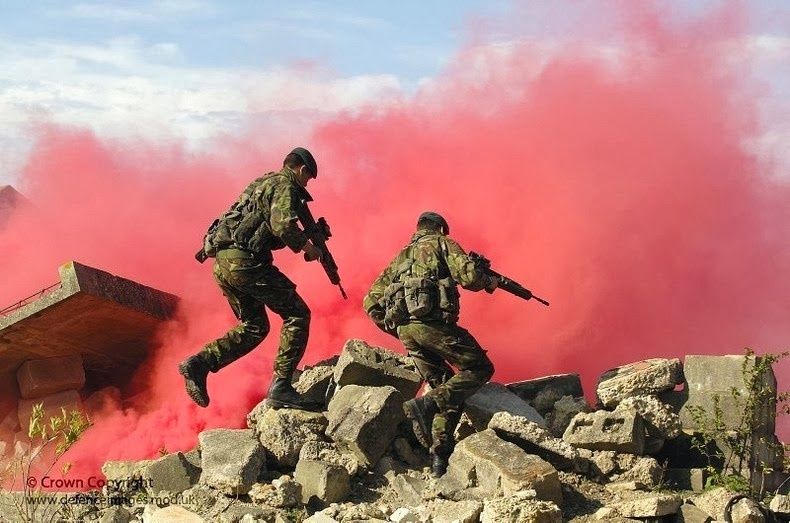 Ben trong mot lang ma danh cho hoat dong tap tran hinh anh