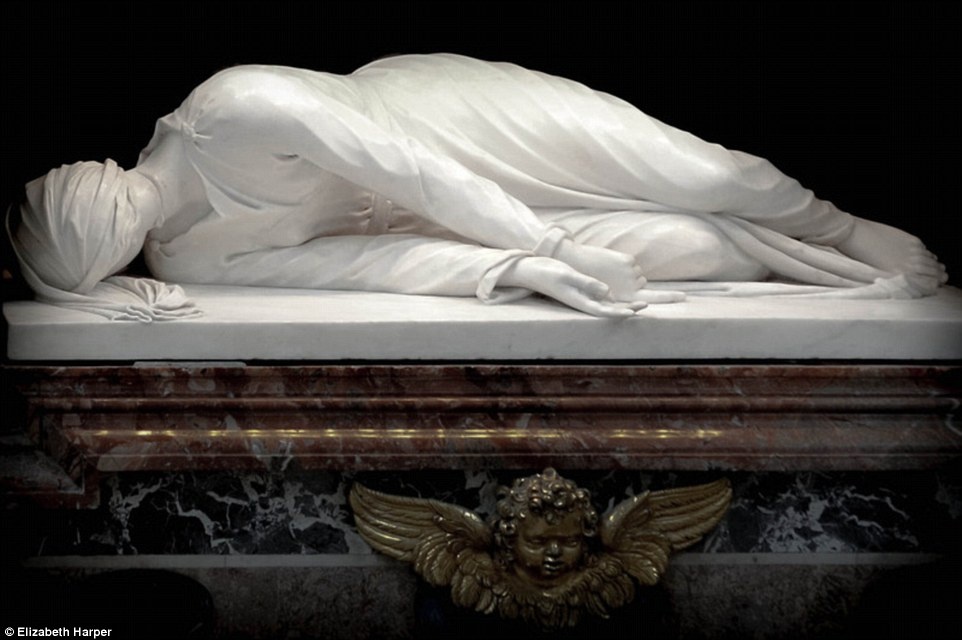 Mộ của Thánh nữ