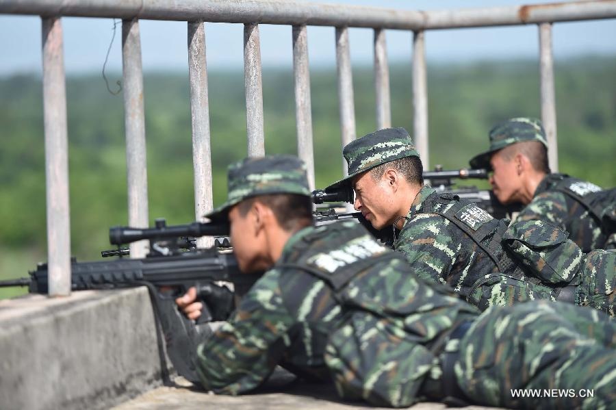 Buổi tập bắn của nhóm xạ thủ.