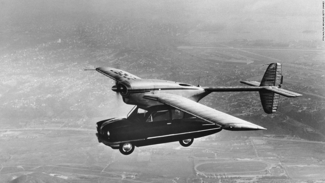 Ô tô bay xuất hiện từ thập nhiên 40 khi mẫu Convair 118 ra đời. Nó thực hiện chuyến bay thử nghiệm năm 1947 nhưng thất bại do cạn nhiên liệu và gây tai nạn. Vì vậy, nhà sản xuất quyết định không sản xuất mẫu phi cơ này.