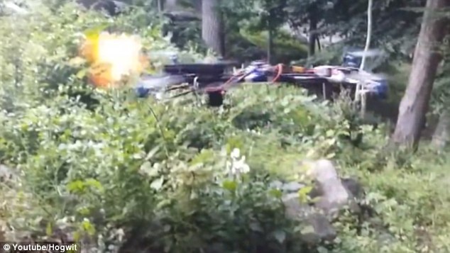 Thanh nien My che thiet bi bay khong nguoi lai ban sung luc hinh anh