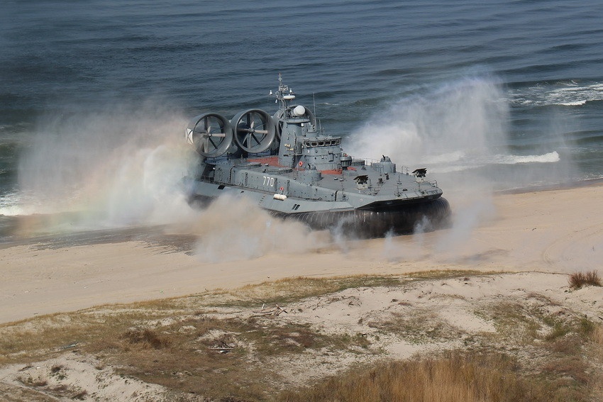 Tau do bo khi dem lon nhat the gioi pho dien suc manh hinh anh