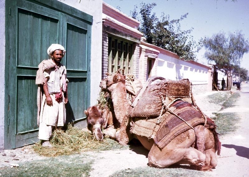 Khu vực thành thị ở Afghanistan ngày càng trở nên hiện đại hơn, nhưng những hình ảnh này vẫn còn xuất hiện ở vùng nông thôn.