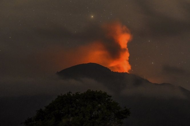 San bay Bali lai te liet vi nui lua hinh anh