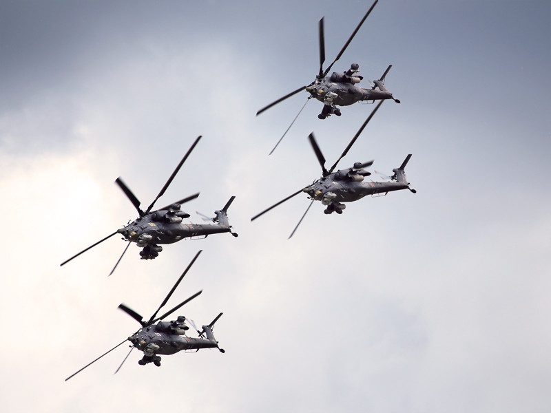 Khong quan Nga tro tai nhao lon tai Aviadarts-2015 hinh anh