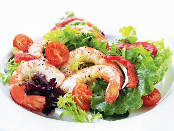 Nhung thanh phan trong salad khien ban khong the giam can hinh anh