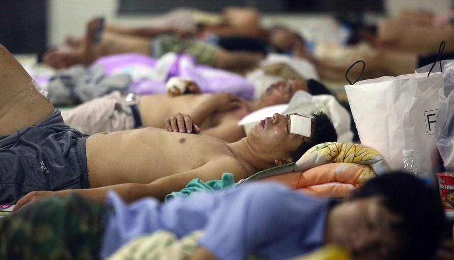 Noi kho cua nguoi dan sau vu no kho chua hang o Trung Quoc hinh anh