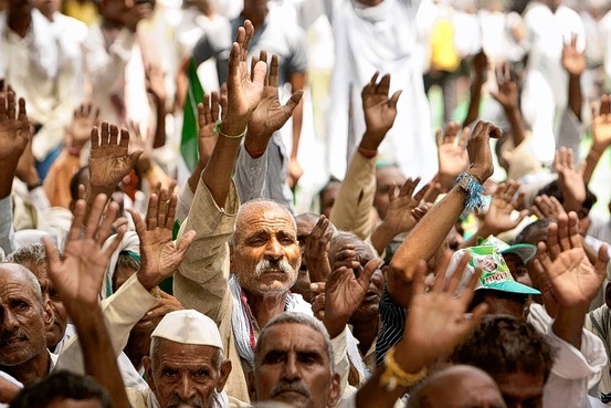 Hon 25.000 nong dan An Do xin tong thong cho tu sat hinh anh