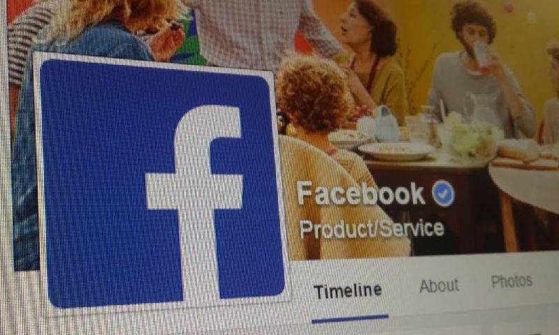 Tu tu vi bi dan mang nghi ngo la ke danh bom o Bangkok hinh anh