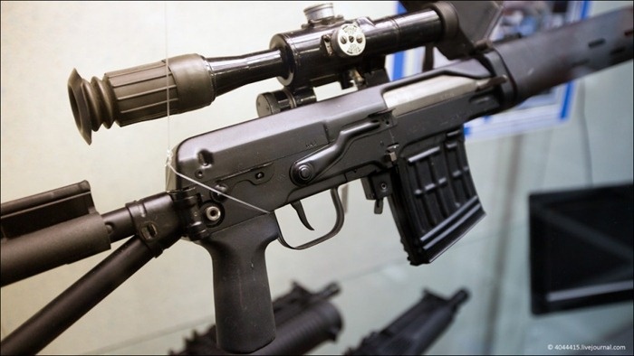 Ben trong bao tang sung noi tieng tai Nga hinh anh