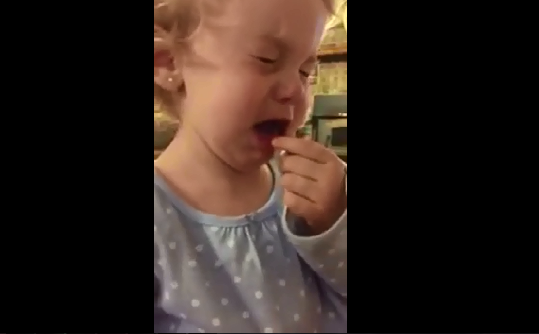 Be gai meu mao khi bo hoi chuyen ve ban trai hinh anh