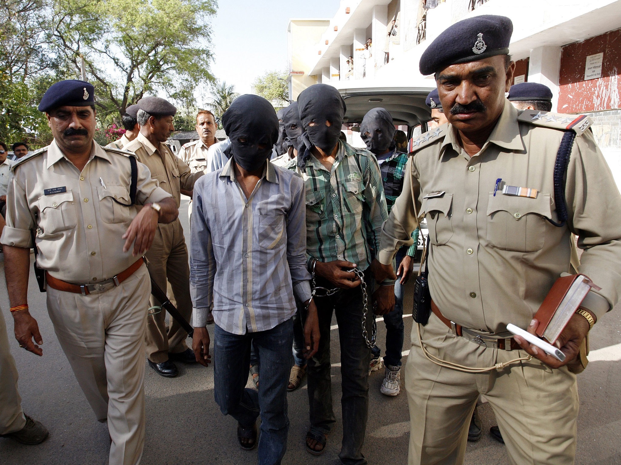 Nu du khach My bi cuong hiep o An Do hinh anh