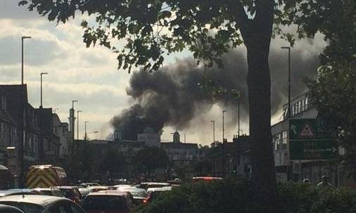 Chay tai nha tho Hoi giao lon nhat chau Au hinh anh