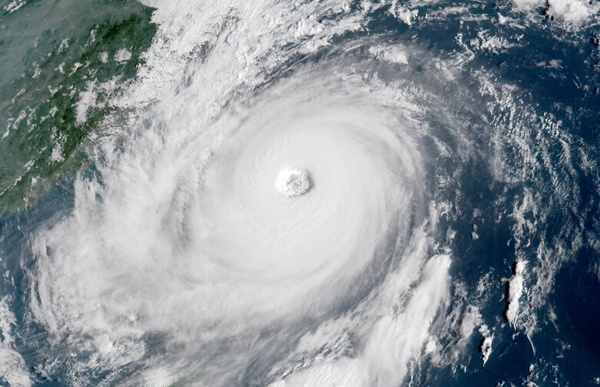 Bao giat tren cap 17 uy hiep Dai Loan hinh anh