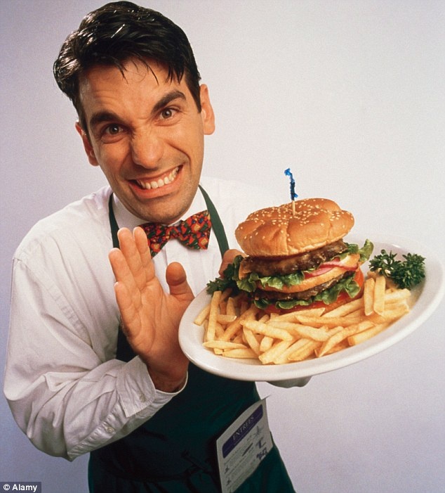 Ly do ba con ruoi nam trong bat sup hinh anh