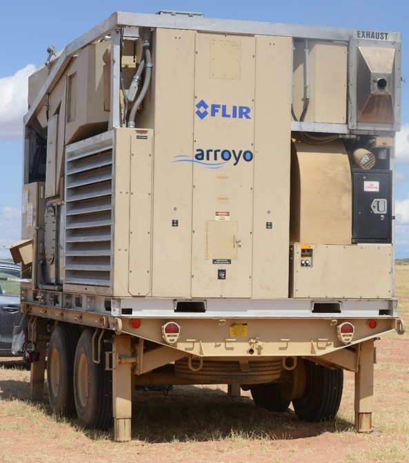 Binh sĩ có thể đưa tháp canh vào thùng container để vận chuyển.