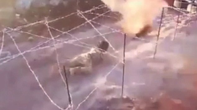 IS dao tao tre em bo duoi day thep gai hinh anh