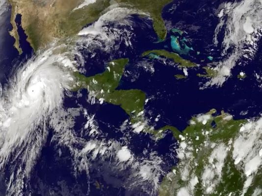 Suc manh cua bao Patricia nhin tu ve tinh hinh anh