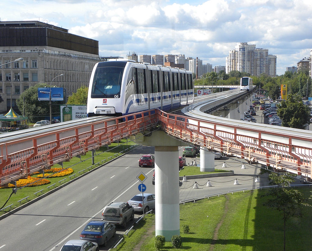 Hệ thống đường sắt đô thị ở thành phố Moscow, Nga, được xây dựng từ năm 1935 dưới thời Stalin. Hàng ngày, các chuyến tàu phục vụ khoảng 7 triệu lượt khách với mức giá khá rẻ. Sức hấp dẫn của nó còn nằm ở những tác phẩm nghệ thuật như tranh, tượng các anh hùng. Ảnh: Transphoto