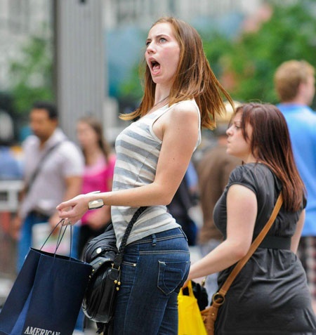 Mot con gai va 4 con re hinh anh