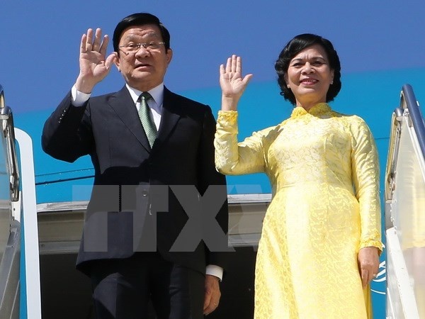 Chu tich nuoc Truong Tan Sang den Philippines du APEC hinh anh