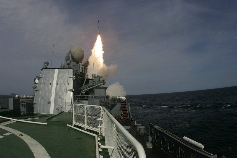 Ten lua phong khong manh nhat tren chien ham Nga hinh anh