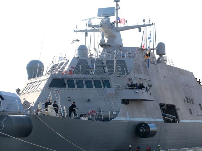 Sieu chien ham My bat dau hanh trinh toi Bien Dong hinh anh