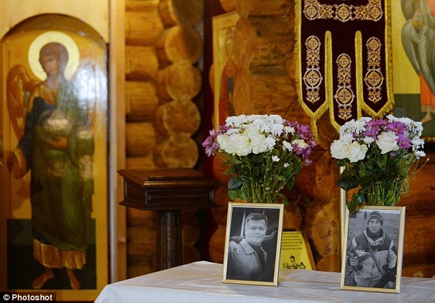 Lễ tang của Oleg Peskov, cơ trưởng trên phi cơ ném bom Su-24 mà Thổ Nhĩ Kỳ bắn hôm 24/11, diễn ra