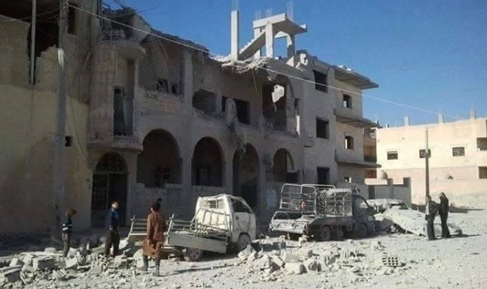 Một tòa nhà ở thành phố bị hư hại sau cuộc không kích. Ảnh: RBSS