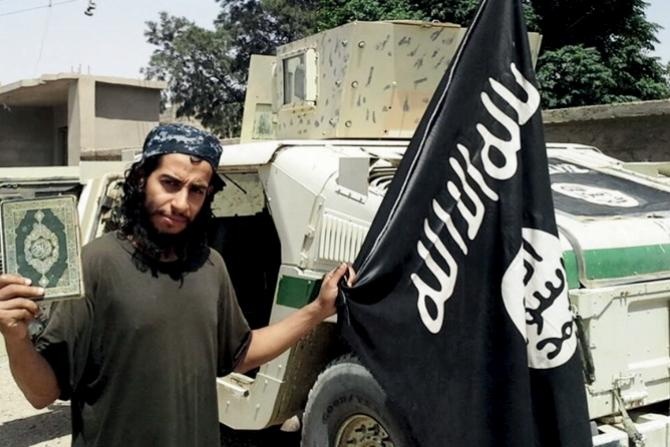 IS tao ra mot bien the thanh chien moi hinh anh