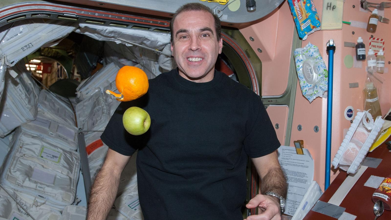 Phi hành gia sống trong môi trường không trọng lực. Ảnh: NASA