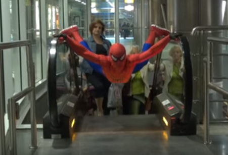 Nguoi Nhen nghich ngom hinh anh