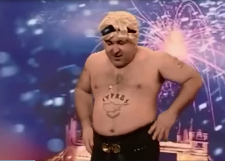 Cap vu cong coi tran hoat nao san khau hinh anh