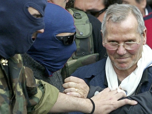 Cuoc song che giau than phan cua nhung tho san mafia hinh anh