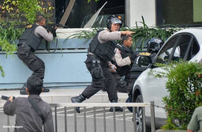 Hien truong vu no lien hoan o thu do Indonesia hinh anh