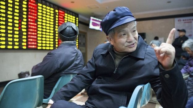 Gioi dau tu chung khoan 'mac do ngu' o Trung Quoc hinh anh