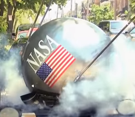 Qua cau roi trung xe hoi hinh anh