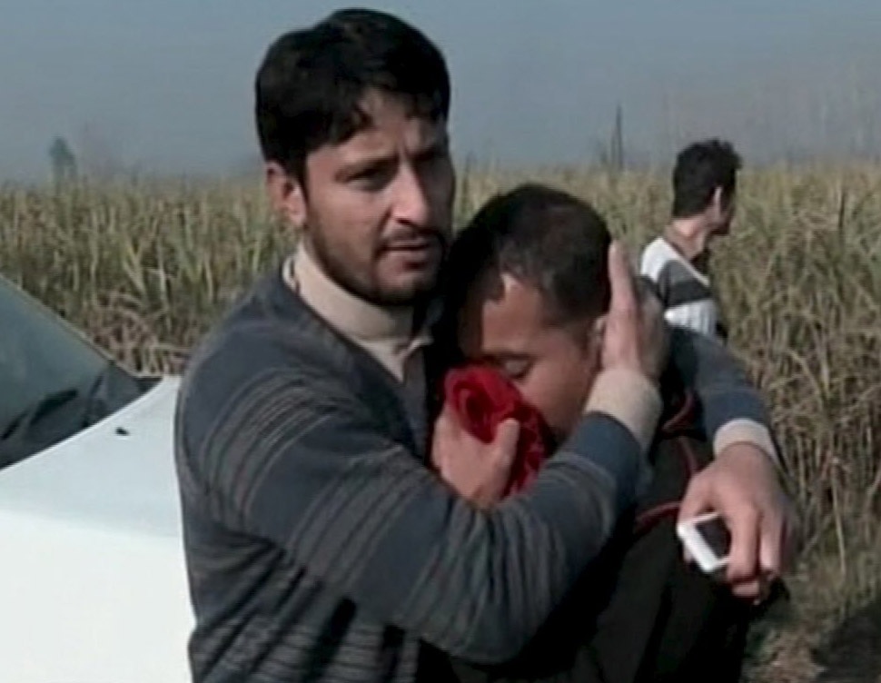 Phien quan tan cong truong dai hoc o Pakistan, 30 nguoi chet hinh anh