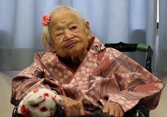 Nguoi Nhat tim cach thao go qua bom nhan khau hoc hinh anh