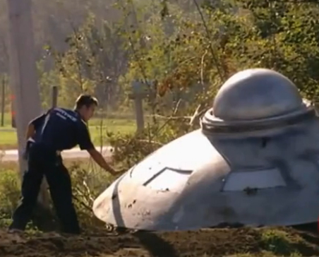 Dia bay boc khoi hinh anh