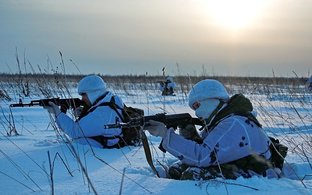 Nga dat quan doi trong tinh trang bao dong hinh anh
