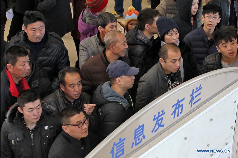 Chen chuc o hoi cho viec lam Trung Quoc sau ky nghi Tet hinh anh