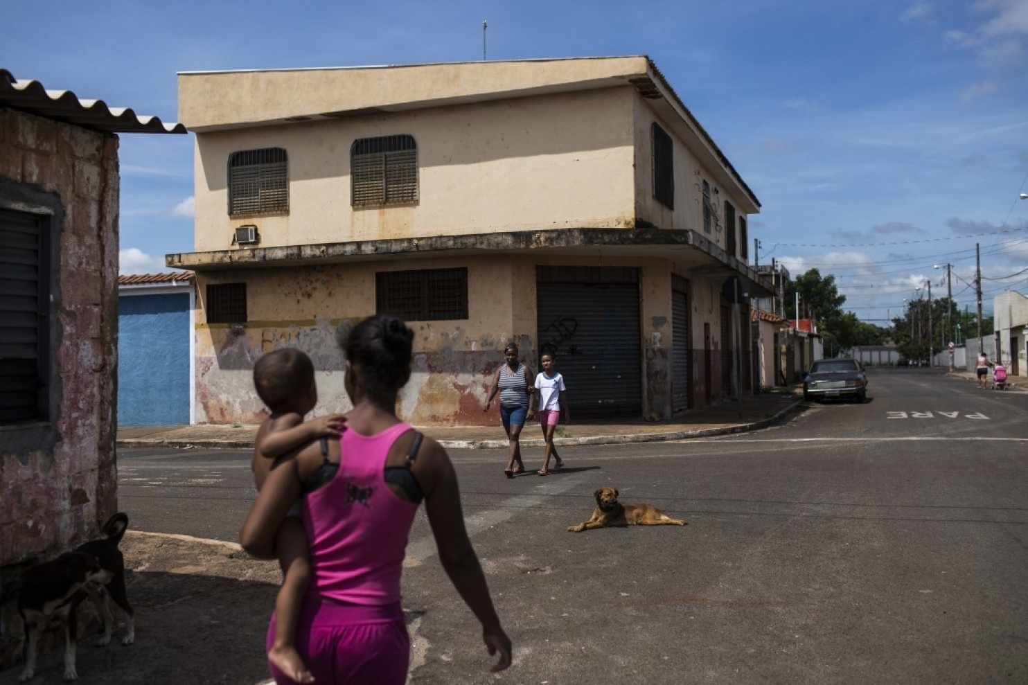 Dich Zika phoi bay tinh trang phan biet giau ngheo o Brazil hinh anh