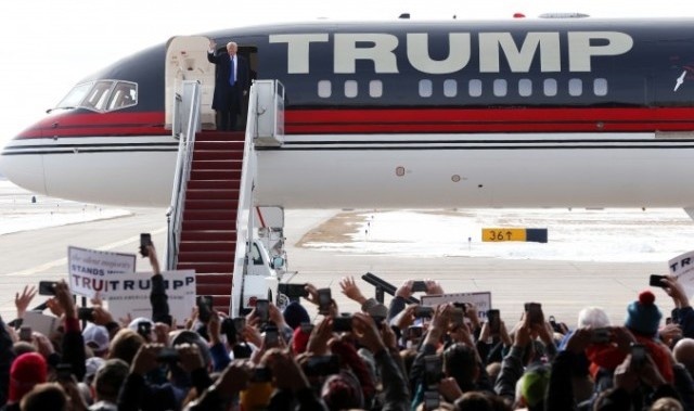 Phi co bieu tuong cho chien dich tranh cu cua ty phu Trump hinh anh