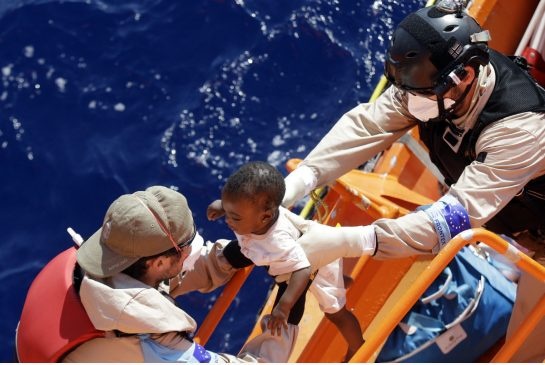 Giai phap Tho Nhi Ky trong khung hoang ti nan o chau Au hinh anh