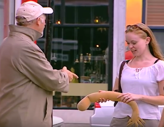 Canh tay gia cua nguoi hanh khat hinh anh