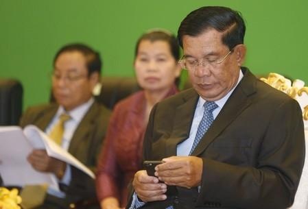 Thu tuong Campuchia bac bo chuyen mua 'like' Facebook hinh anh