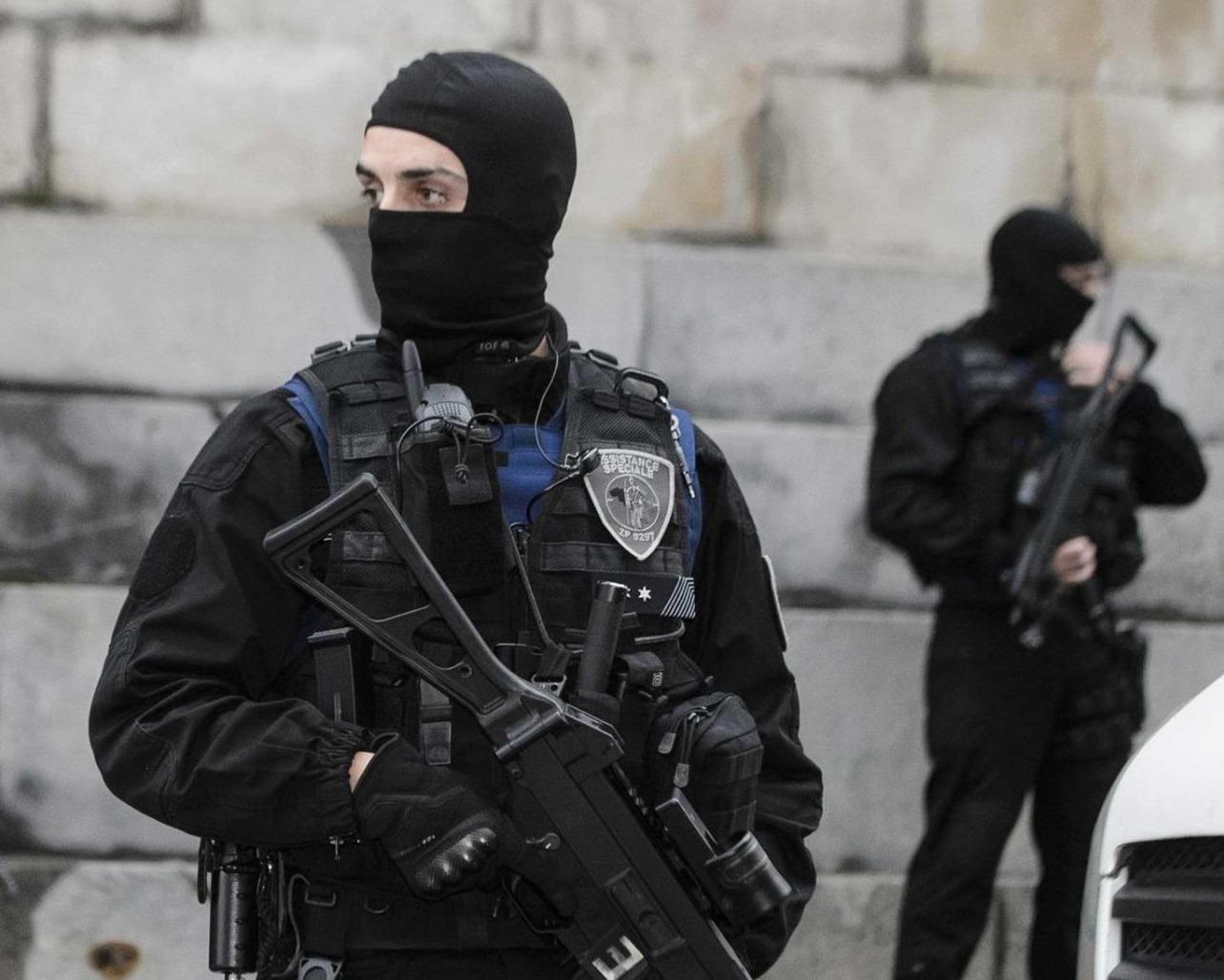 Bi: Sao huyet moi cua chu nghia khung bo hinh anh