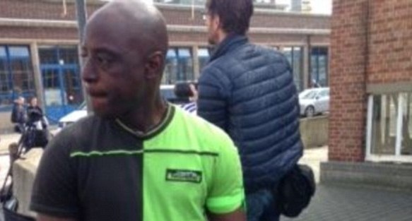 Nguoi hung lieu minh cuu cac nan nhan khung bo san bay Bi hinh anh